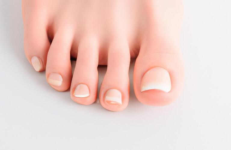 美しい足元は自信をもたらす！巻き爪もオシャレに解消